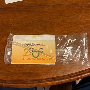 unopened Vintage Disney 2000 luggage tag